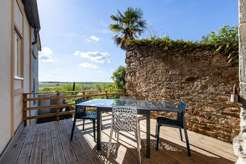 Confidences Escale A Brissac Bed & Breakfast Bagian luar foto