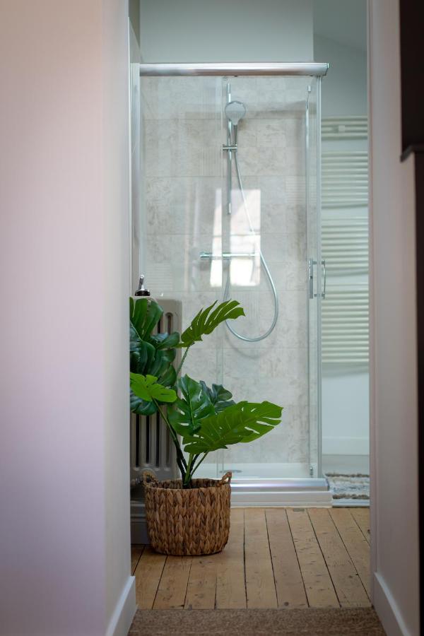 Confidences Escale A Brissac Bed & Breakfast Bagian luar foto