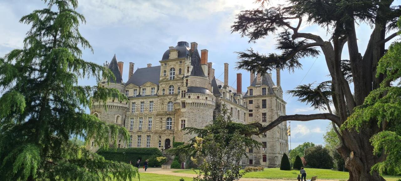 Confidences Escale A Brissac Bed & Breakfast Bagian luar foto