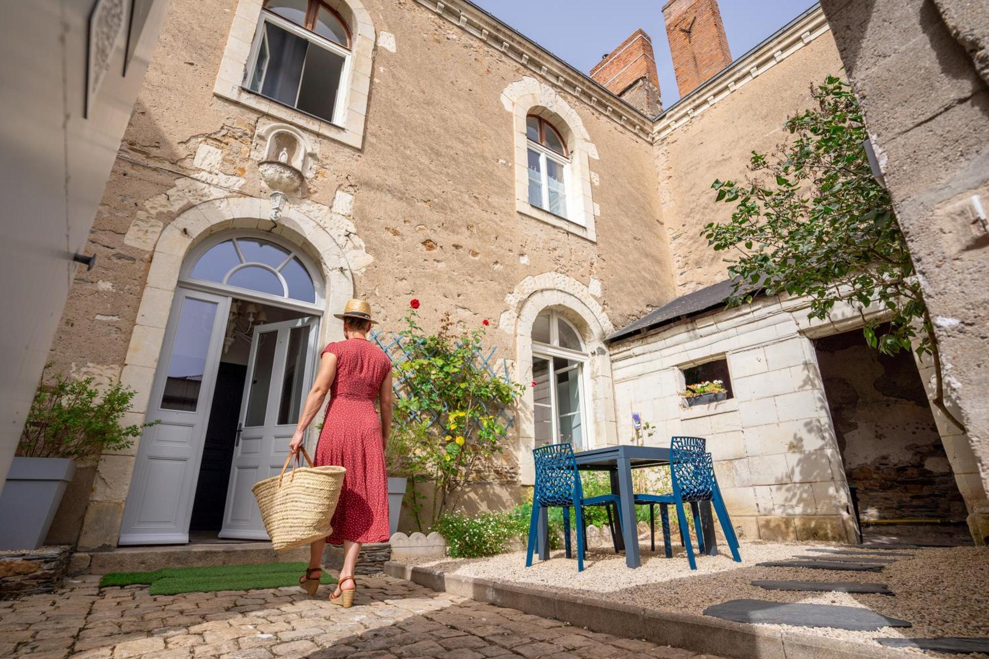 Confidences Escale A Brissac Bed & Breakfast Bagian luar foto