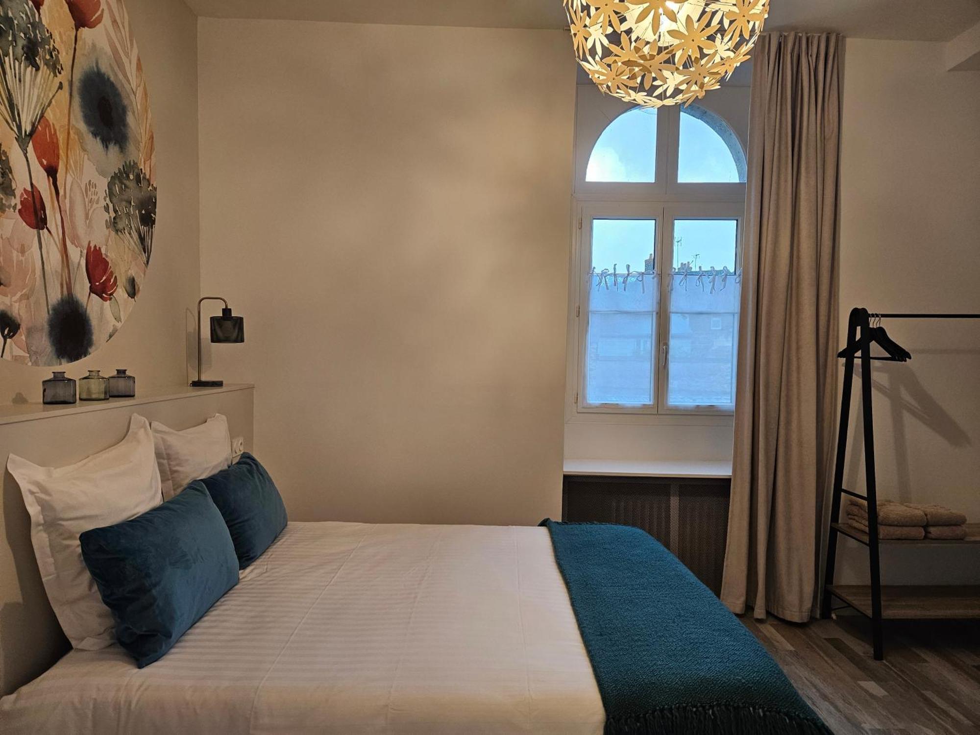 Confidences Escale A Brissac Bed & Breakfast Bagian luar foto
